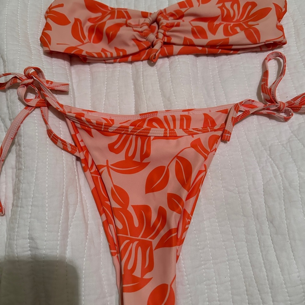 Tropical print bikini set